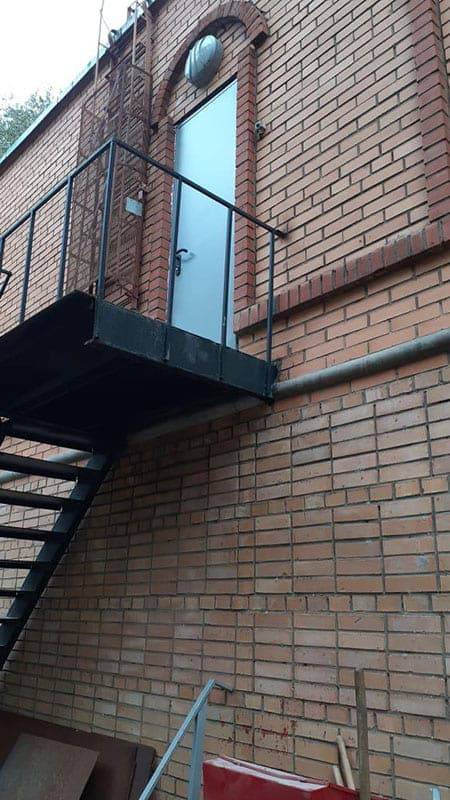 Дверь для технического помещения