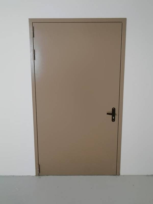 Дверь с внешней стороны (кофейня, ул. 1-я Тверская-Ямская)