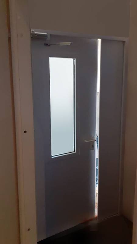 Полуторная дверь, вид изнутри (госпиталь, ул. 2-я Дубровская)